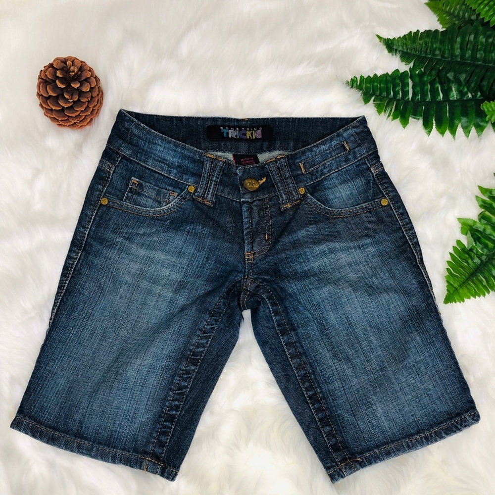 Something Trickie | Junior Denim Short | 3
